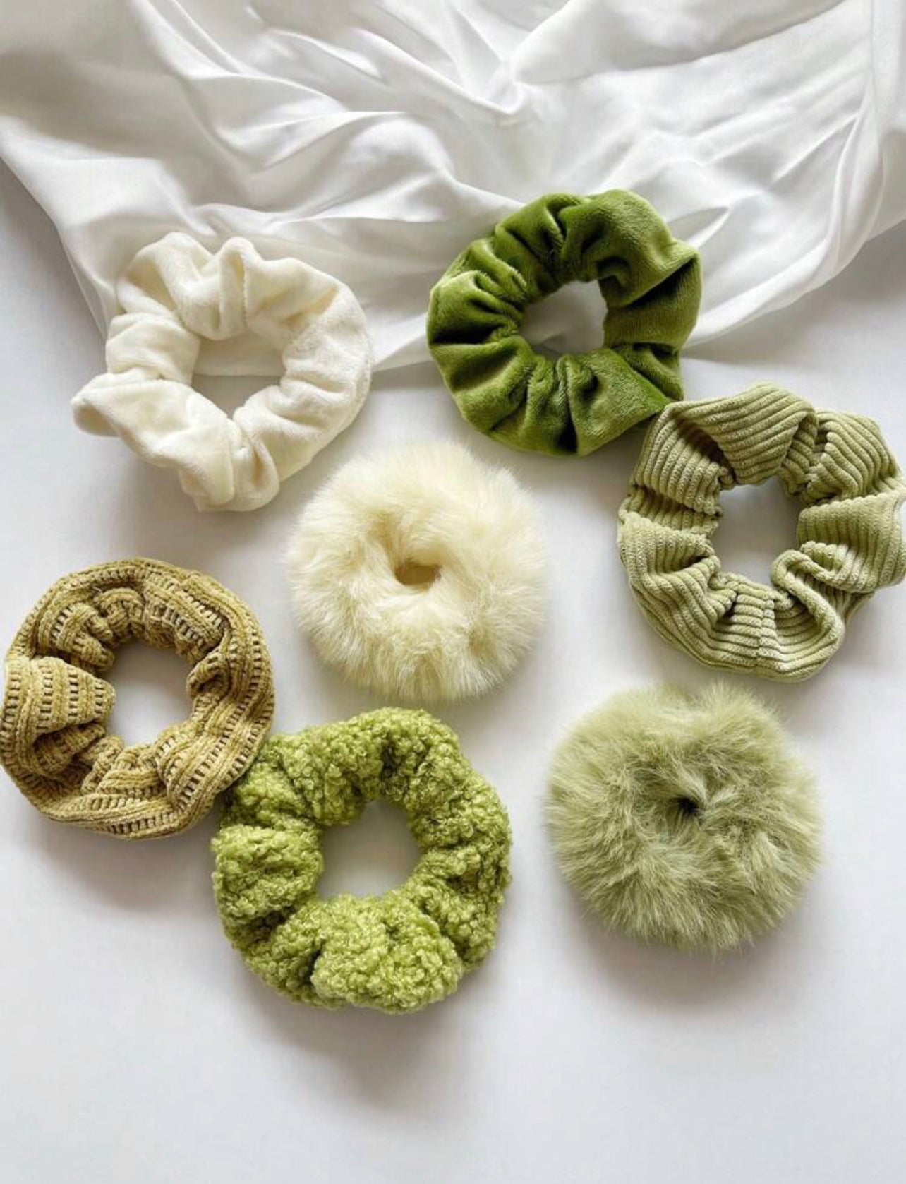 7pcs Green Plush Scrunchie Set